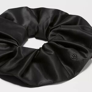 Lululemon Uplifting Scrunchies Satin Oversized